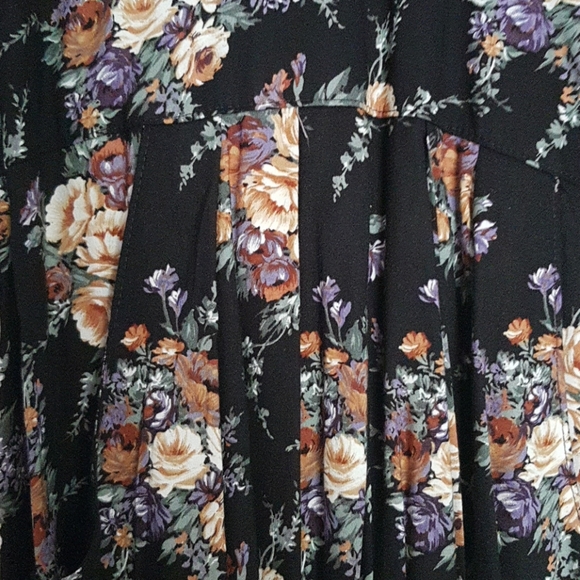 Dress - Picture 3 of 3